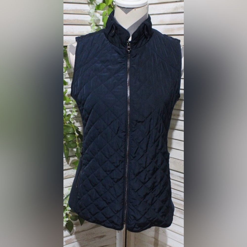 41 Hawthorn Quilted Vest in Deep Blue